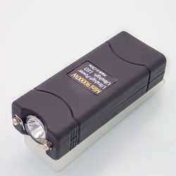 S37 Electroshock Defensa Personal + LED Flashlight 2 in 1 MINI - 9 cm